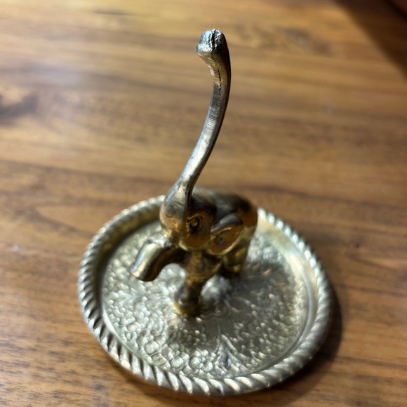 Vintage solid brass elephant ring holder trinket dish - Picture 4 of 7